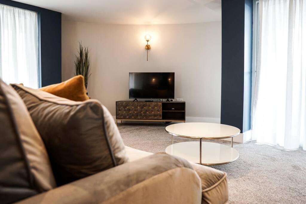 Beautiful 3 Bedroom Apartment By The Sea New Quay Exterior foto
